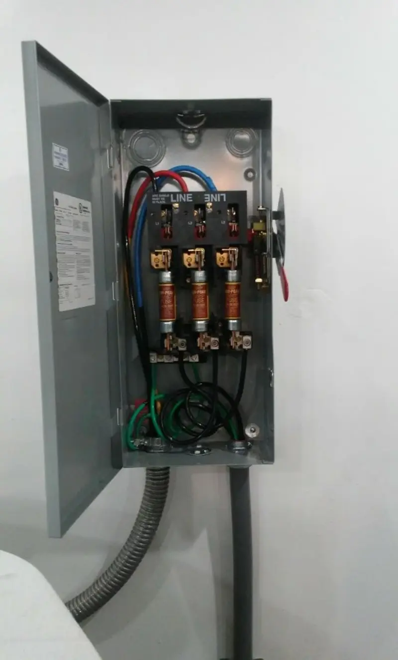 Three-phase disconnect switch installed for Smoke Detector Installation in Trophy Club